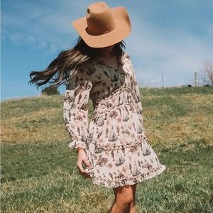 The Boone from Oneway rancher. Size Large fits more of a medium. Never worn NWT